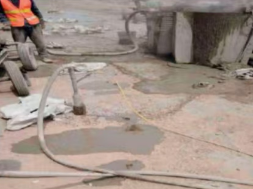 桦南水泥混凝土路面板底注浆技术 路面脱空注浆整治方案